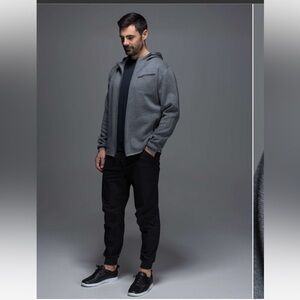 Lululemon Carry-On Hoodie
Heathered Coal size L